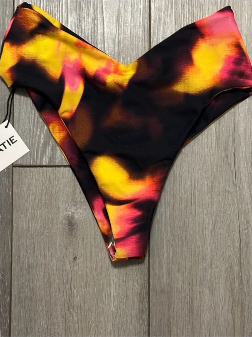 Skatie “Aura” Melly Bottom